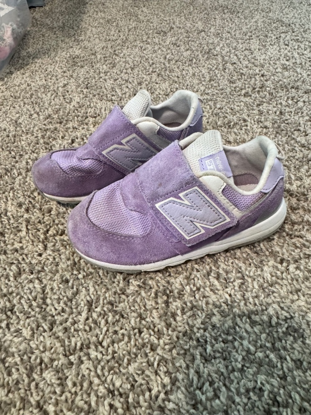 New Balance 574 Hook and Loop Lilac Glo Bright Lavender Size 10 GUC